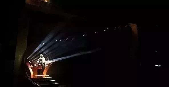 海洋量子号邮轮参观,海洋量子号邮轮航行航拍视频