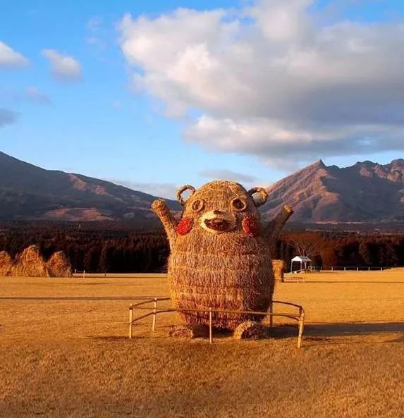 海洋量子号邮轮参观,海洋量子号邮轮航行航拍视频