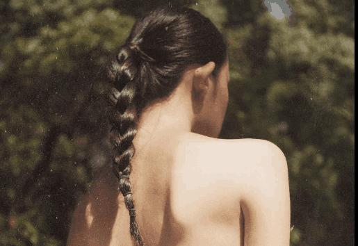 女子3000买lv包,月薪3000元还买lv的女人