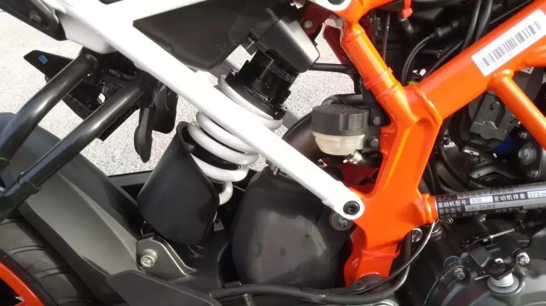 ktm390duke老款改新款,最新款ktm390duke座高