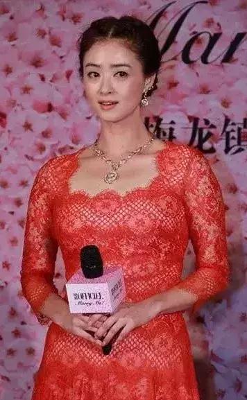 自从找到大胸的高级穿衣技巧，闺蜜再也不嫌弃我穿的像“大婶”了