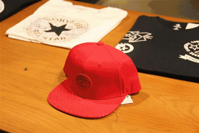 灭霸来了一个响指,灭霸一个响指灭了所有的英雄