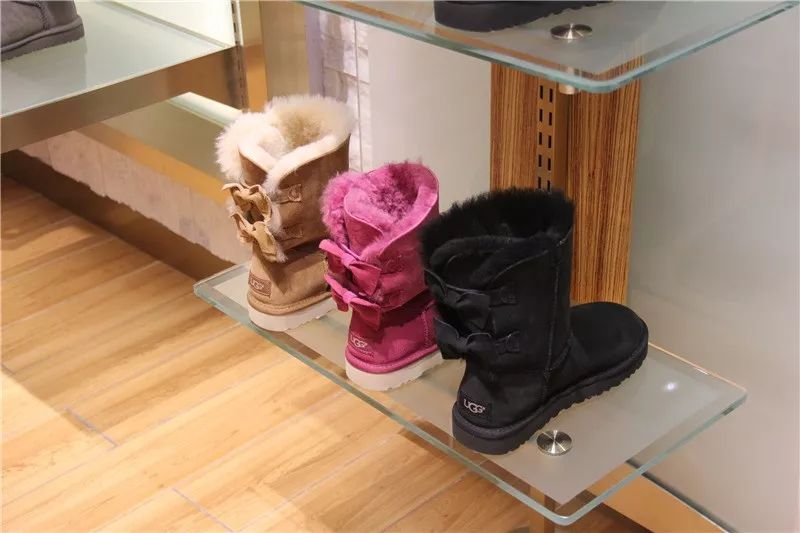 灭霸来了一个响指,灭霸一个响指灭了所有的英雄