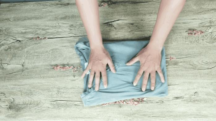 叠衣服很费时？教你1秒叠一件，简单又快速，家家户户用得着