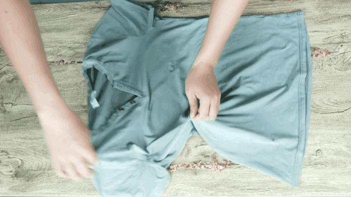 叠衣服很费时？教你1秒叠一件，简单又快速，家家户户用得着