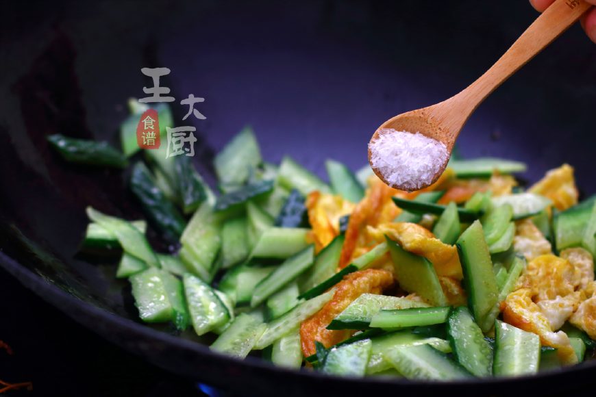 黄瓜炒鸡蛋最常见的家常做法,黄瓜炒鸡蛋最简单的做法