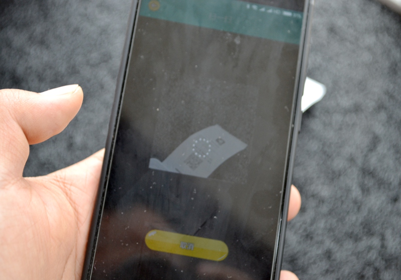 咕咕鸡打印机怎么换纸,咕咕机打印机要加墨吗