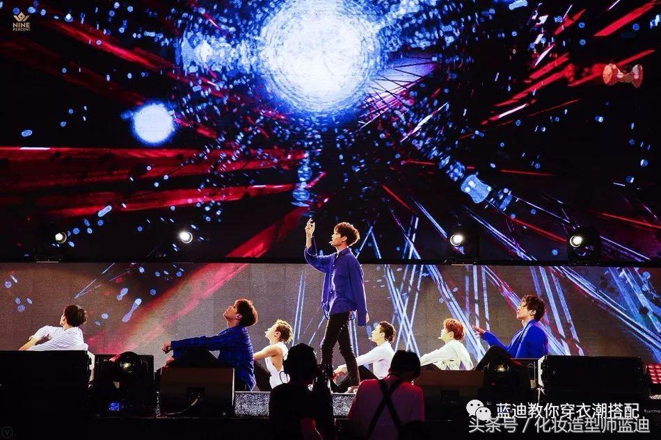 王俊凯一身棒球服,王俊凯机场穿运动套装