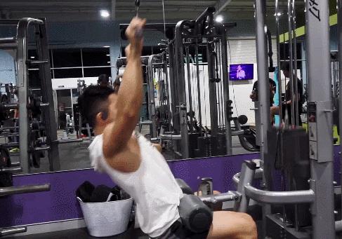 倒三角身材怎么练有图,倒三角身材怎么样练才能好看