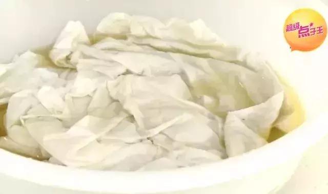 白衣发黄一招解决,白衣变黄用什么方法洗白