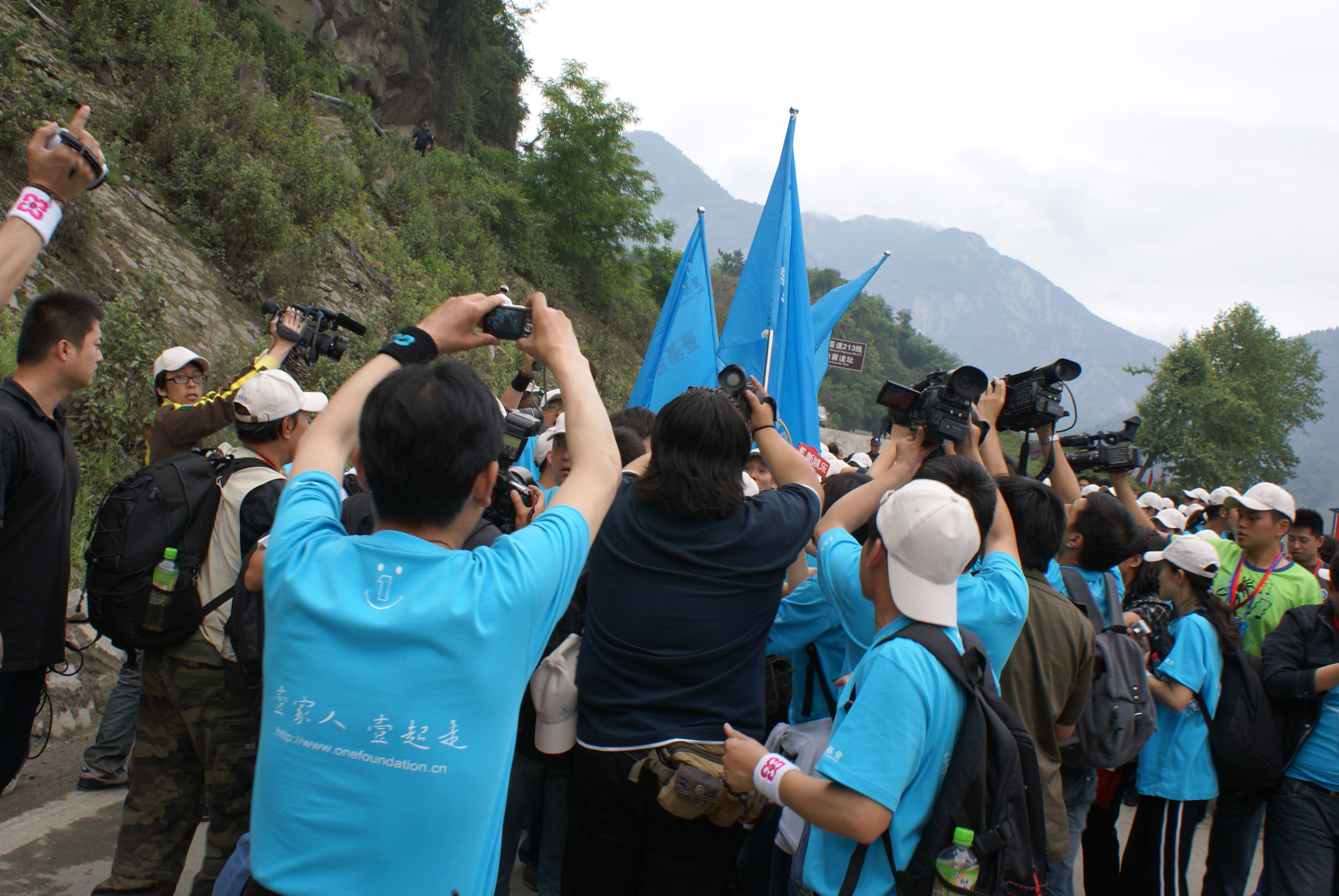 汶川特大地震映秀震中,央视网直播地震科普携手同行回放