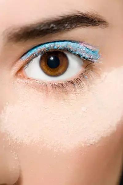 好的妆容需要好的底妆,底妆怎么画出磨皮的妆容效果