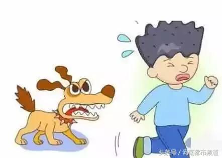 男孩被玻璃刺伤医生现场救治,7岁男孩被刀伤