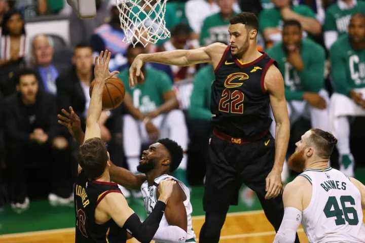 16年骑士1:3落后翻盘勇士,骑士为什么能3比1逆转勇士