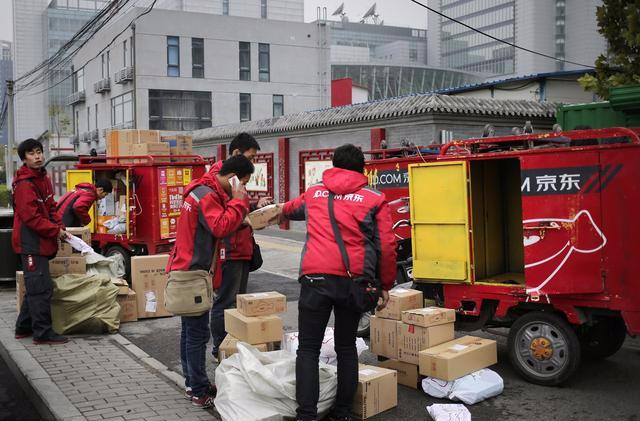 京东快递员一般能拿多少工资,京东快递员一个月真实工资