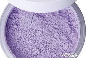 外国一网友,把女友摔到了床上,接下来的一幕尴尬了