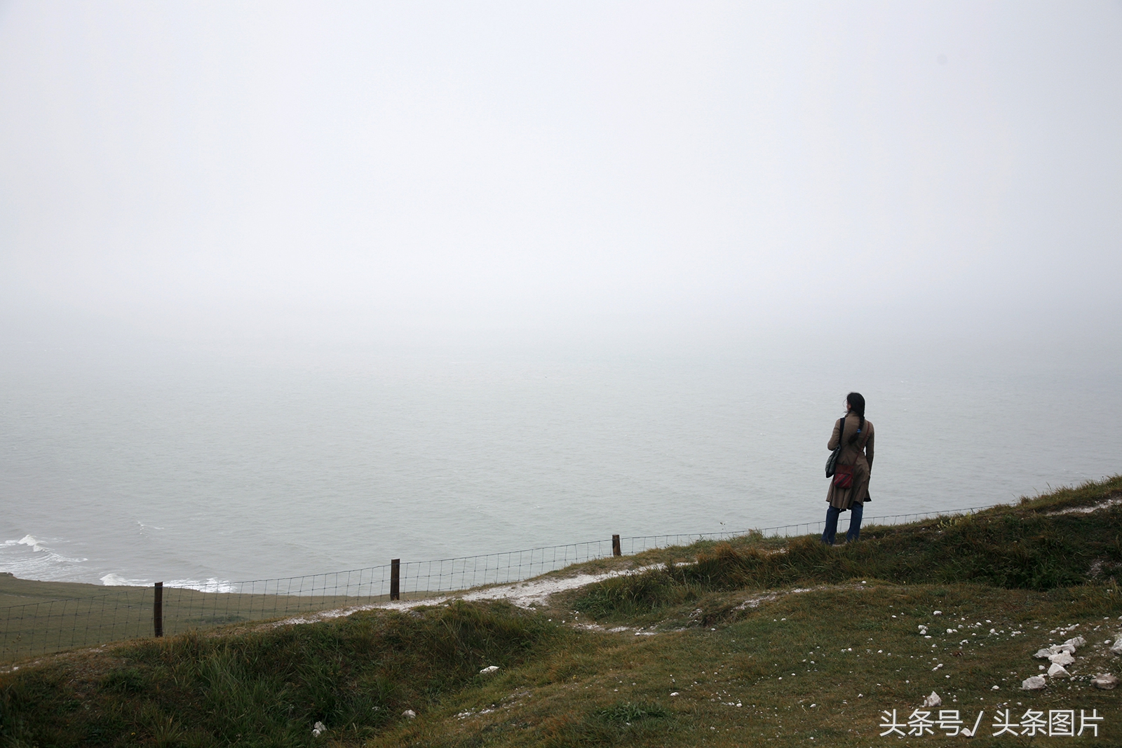 归来的*亡流**:留学法国的温州姑娘拍下了她寻不回的故乡