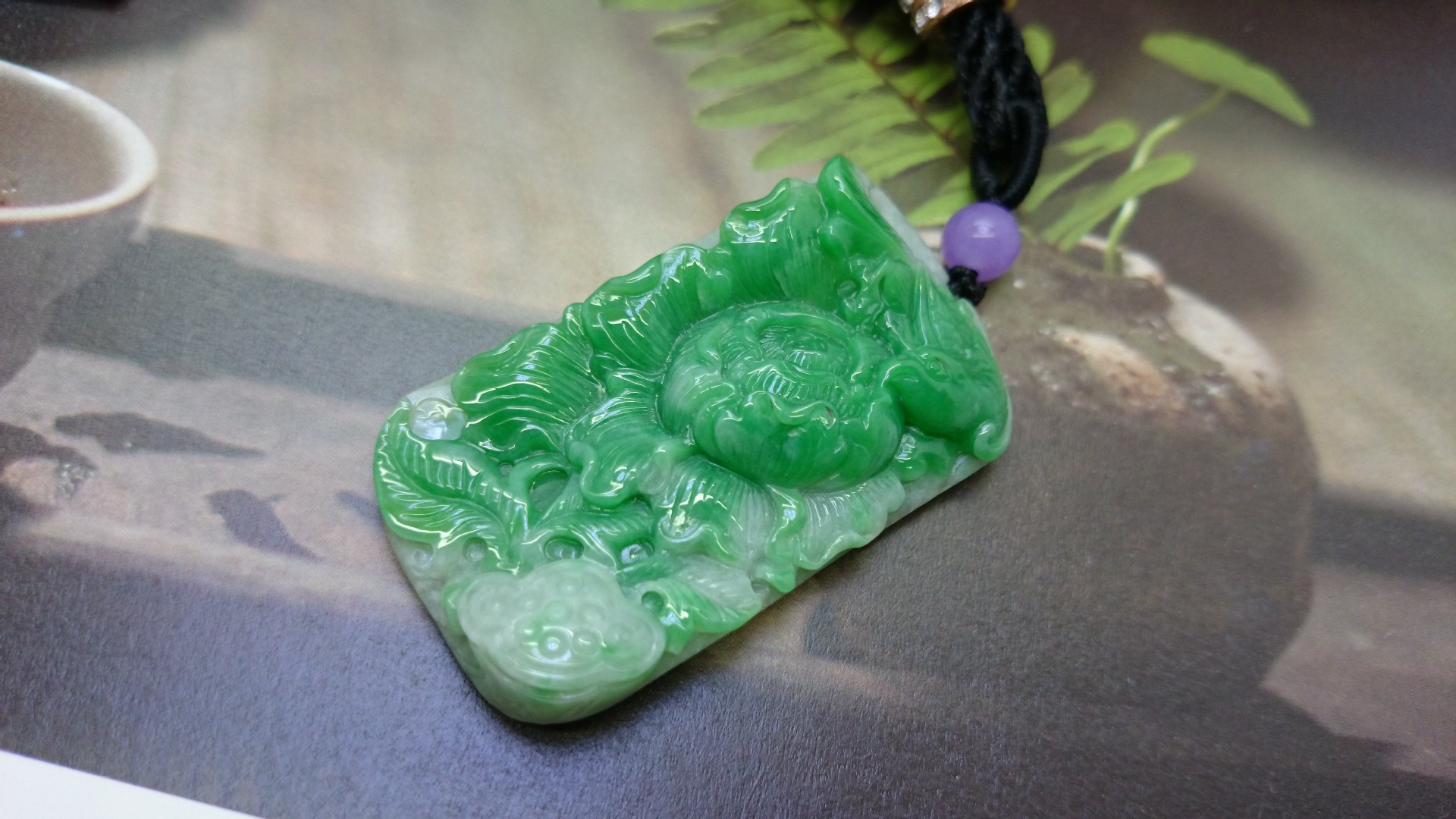 翡翠灯光鉴别真假,影响翡翠质地的因素有哪些