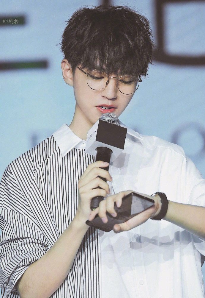 王俊凯奔跑吧青春,王俊凯奔跑照片