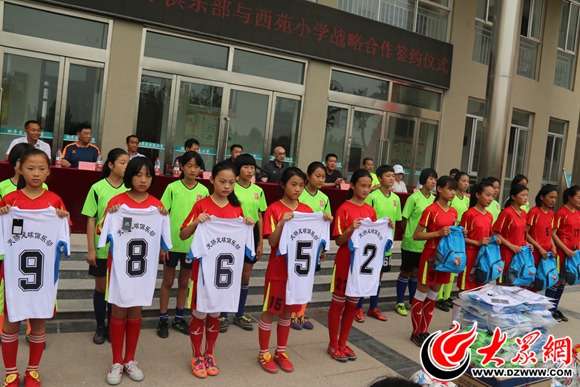 菏泽校园足球联赛,两校联谊足球视频