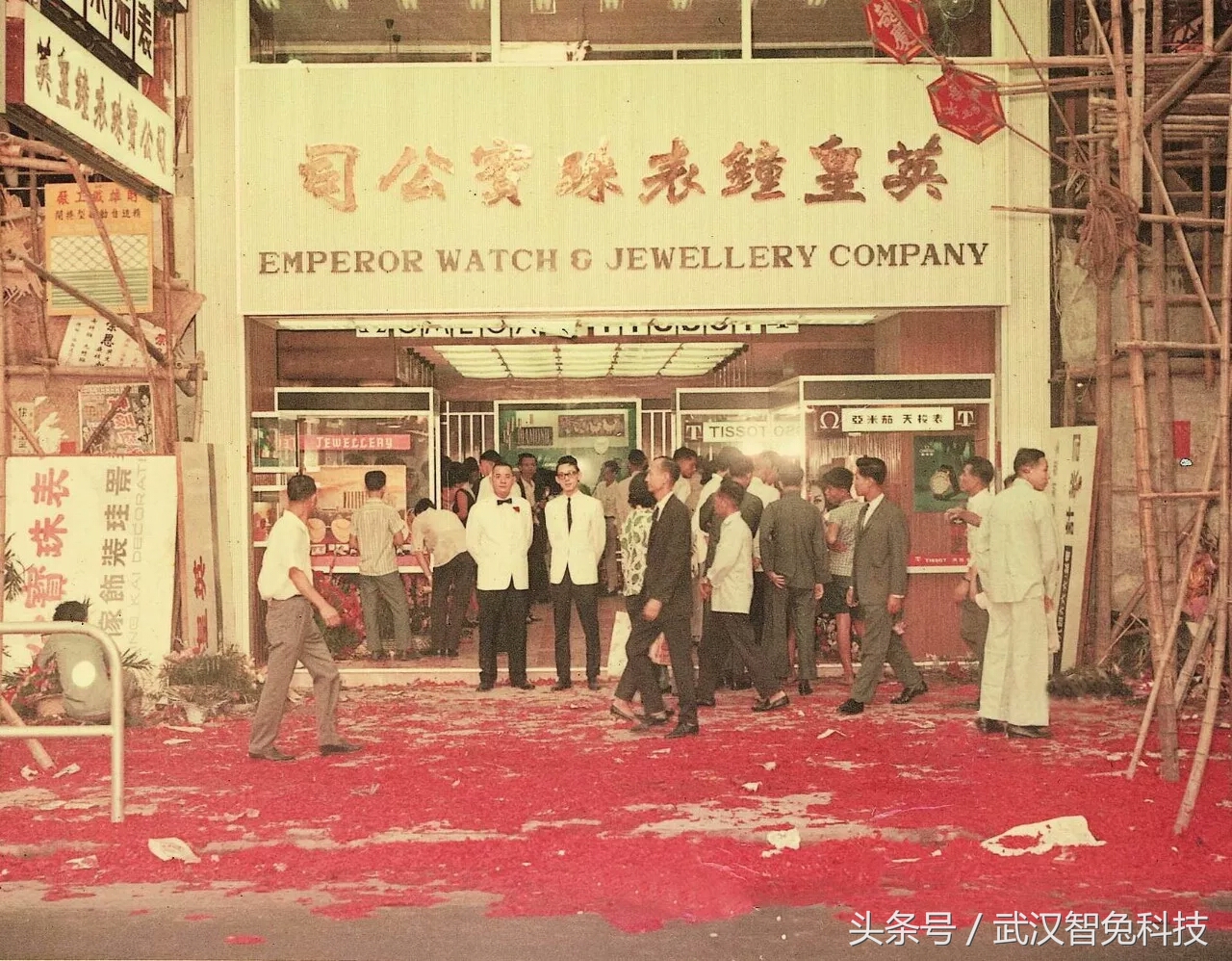 30年前他欠下3.2亿，发誓永不坐奔驰如今他坐最贵的劳斯莱斯