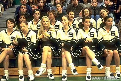 《美国丽人》汁源中年大叔无意中爱上女儿同学从此一发不可收拾