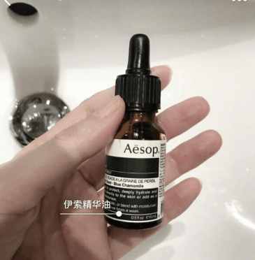 之前被范冰冰带火的一款香水,范冰冰推荐哪个护肤品断货了