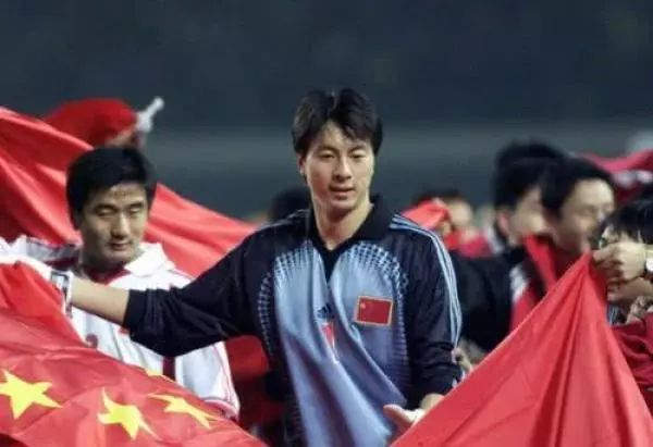 国足门将80年代,前国足门将路边卖樱桃