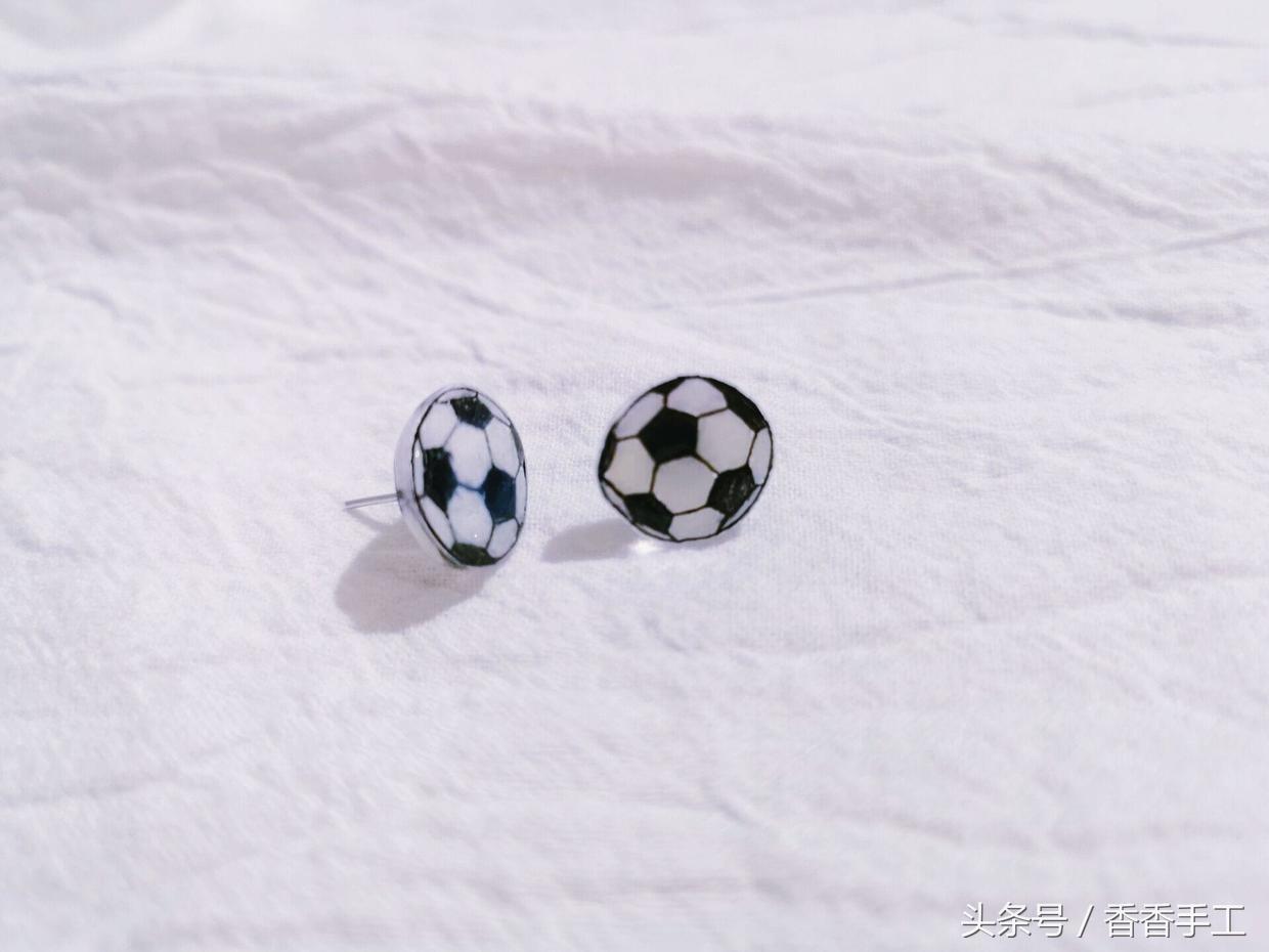 世界杯开始了准备什么,世界杯足球纪念物