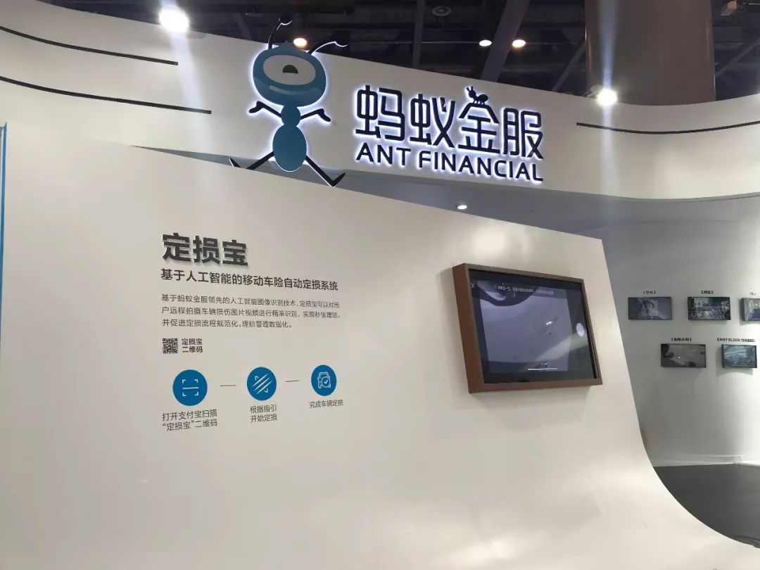 杭州人对未来的好奇心彻底爆发！10多万人在江边“看到了未来”！