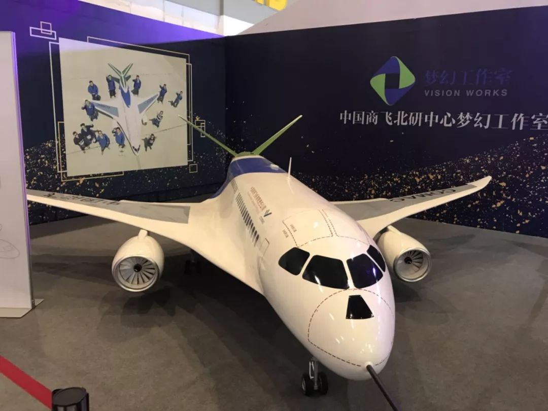 杭州人对未来的好奇心彻底爆发！10多万人在江边“看到了未来”！