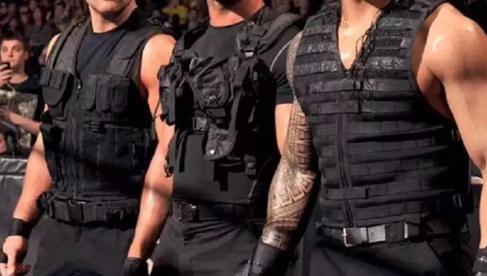 wwe罗曼名场面,wwe罗曼雷恩斯的防弹衣