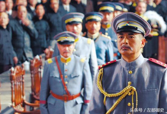 袁世凯死后，传位“遗诏”上写着三个名字，其中两人都当了大总统