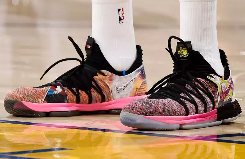 NBA总决赛G1赛场上脚鞋款一览