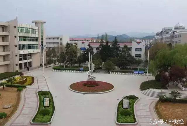 3年20万学费,探访亚洲最大的高考工厂