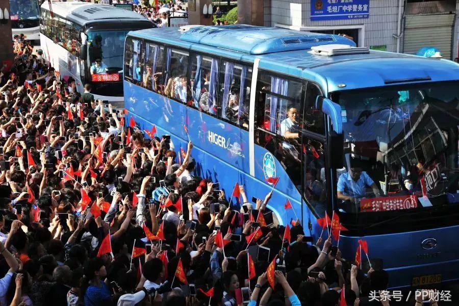 3年20万学费,探访亚洲最大的高考工厂