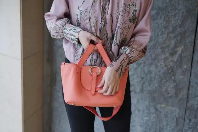 种草教你搭配这4款经典实用，可以出席任何场合的包