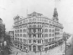 丈夫弃旧怜新,家财散尽,这个风骨美人把薄情岁月活出了深情