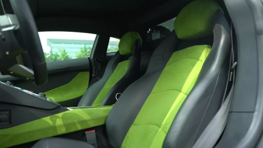 加速2.9秒的拖拉机，一脚油门一个鸡腿，一天租金一辆捷达