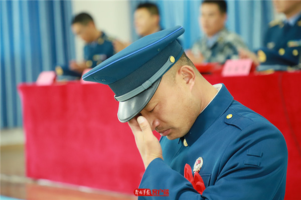 人会离开，装备会退役，这座军营里变与不变的究竟是什么