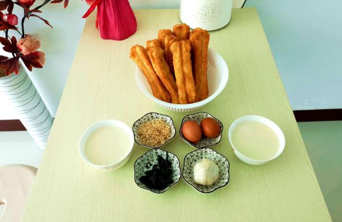 临夏回族厨娘油条教程,油条最简单的做法和配方