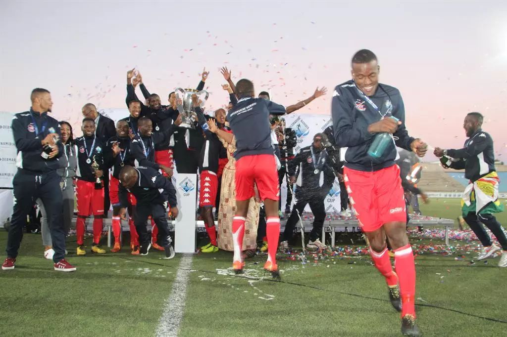 纳米比亚护腿板共用,共用一个护腿板