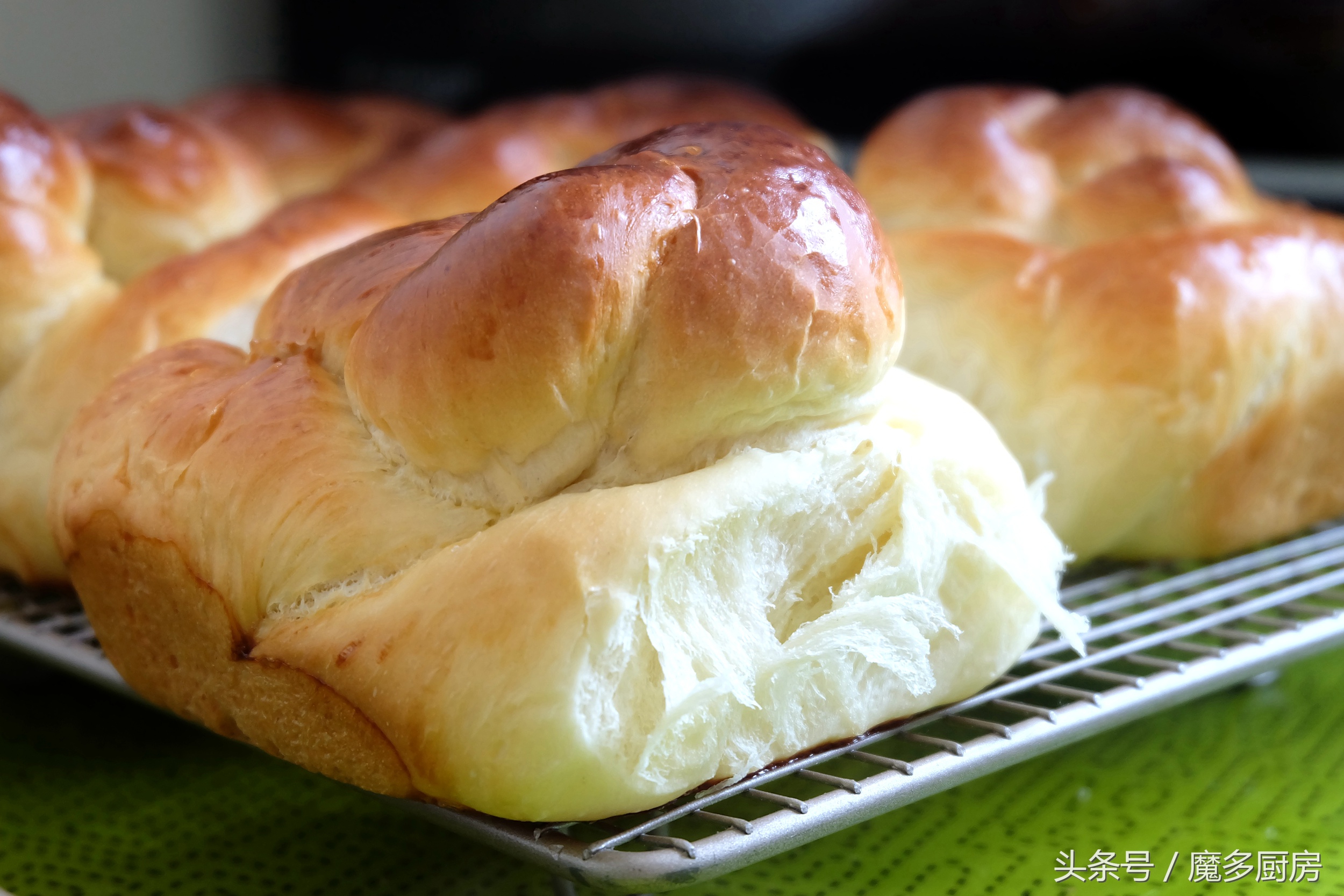 据说这个面包的原配方价值四千元，现在不花钱就能学到，快收藏！