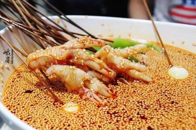 带着女生去峨眉山,带着女友穷游