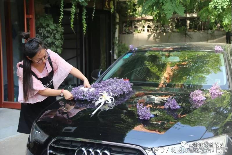 黑色主婚车花艺装饰,中国风婚车花艺教程