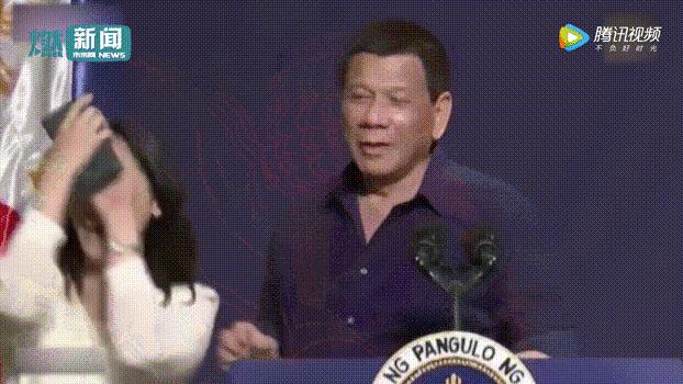 菲律宾总统杜特尔特亲华,菲律宾总统杜特尔特与女子亲吻