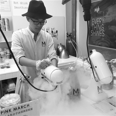 主打感情牌的冰淇淋不再冷冰冰走红网络或搬出实验室炫酷