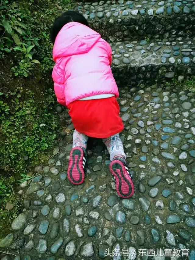 孩子学习吃力怎么帮助孩子,如何帮小孩克服学习困难