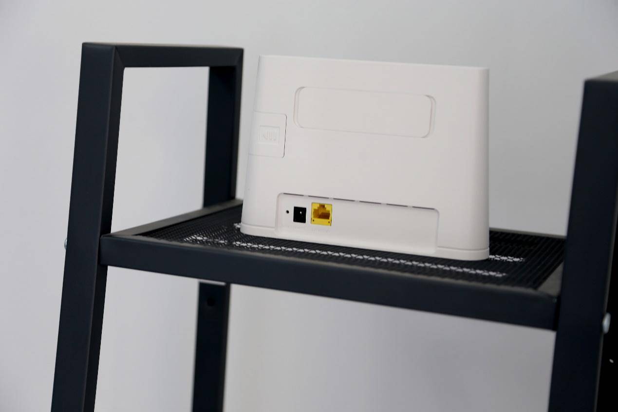 华为路由器卧室没信号有预留网口,租房没有无线网用什么合适