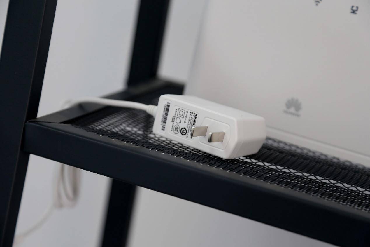 华为路由器卧室没信号有预留网口,租房没有无线网用什么合适